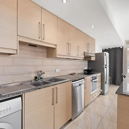 Giorgio Downtown 2 Bedroom Appartamento Larnaca