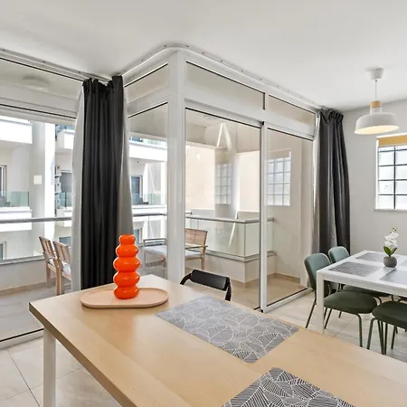 Giorgio Downtown 2 Bedroom * Larnaca