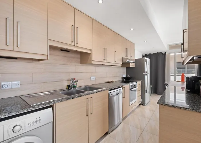 Giorgio Downtown 2 Bedroom Appartamento Larnaca