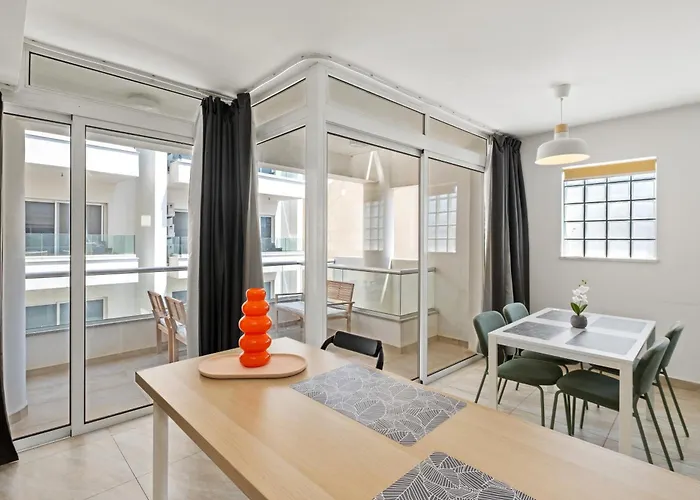 Giorgio Downtown 2 Bedroom * Larnaca